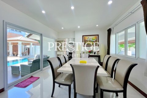 House in Pattaya, Thailand 3 bedrooms № 198680 - photo 7