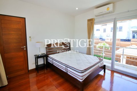 House in Pattaya, Thailand 3 bedrooms № 198680 - photo 13