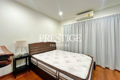 House in Pattaya, Thailand 3 bedrooms № 198680 - photo 11
