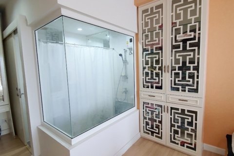 Studio dans le Condo à Sathon, Bangkok, Thaïlande  № 140632 - photo 5