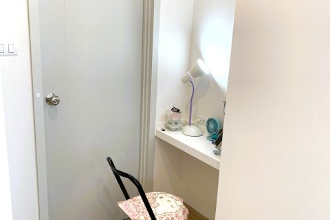 Condo in Bang Kapi, Bangkok, Thailand, 2 bedrooms  № 148105 - photo 8