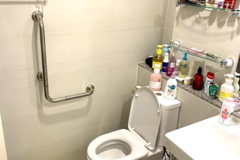 Condo in Bang Kapi, Bangkok, Thailand, 2 bedrooms  № 148105 - photo 18