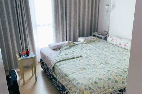 Condo in Bang Kapi, Bangkok, Thailand, 2 bedrooms  № 148105 - photo 7