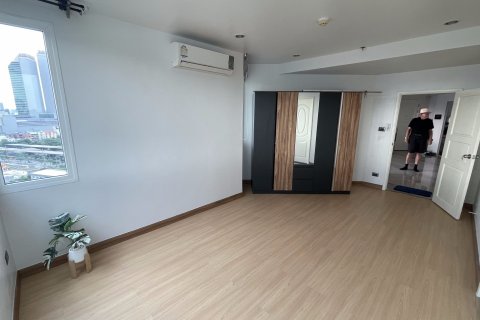 Condo in Huai Khwang, Bangkok, Thailand, 3 bedrooms  № 161137 - photo 8