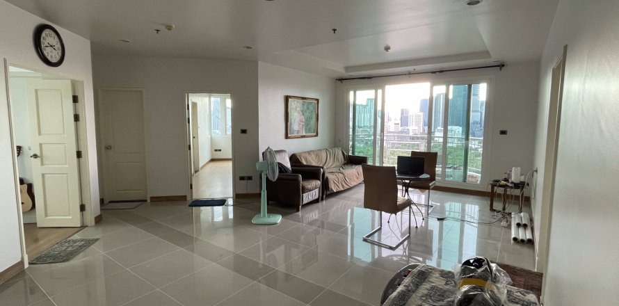 Condo in Huai Khwang, Bangkok, Thailand, 3 bedrooms  № 161137