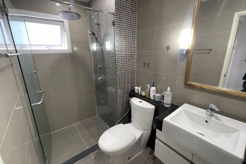 Condo in Huai Khwang, Bangkok, Thailand, 3 bedrooms  № 161137 - photo 12