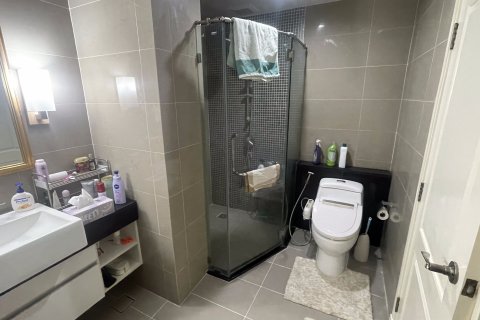 Condo in Huai Khwang, Bangkok, Thailand, 3 bedrooms  № 161137 - photo 7