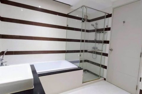 Studio in the Condo in Watthana, Bangkok, Thailand  № 161138 - photo 6