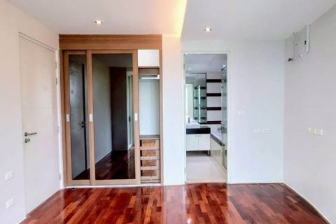 Studio in the Condo in Watthana, Bangkok, Thailand  № 161138