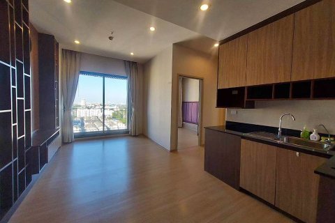 Condo à Huai Khwang, Bangkok, Thaïlande, 2 chambres  № 139054 - photo 1