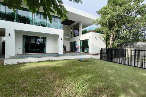 Villa in Hua Hin, Thailand 3 bedrooms № 139052 - photo 17