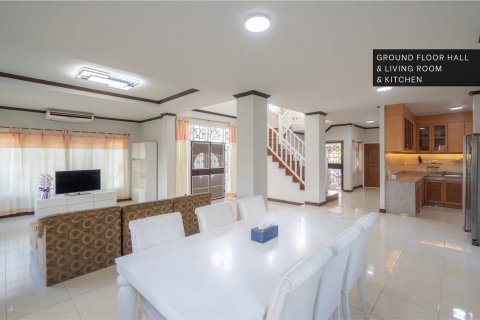 Villa à San Sai, Thaïlande 4 chambres № 136565 - photo 11