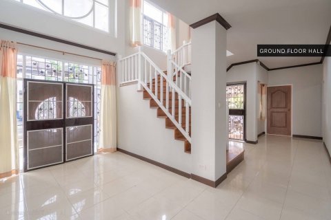 Villa à San Sai, Thaïlande 4 chambres № 136565 - photo 13