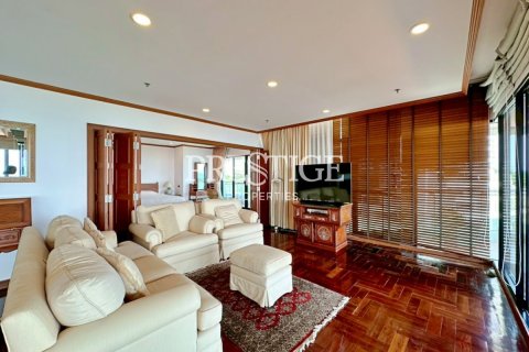 Condo à Pattaya, Thaïlande, 3 chambres № 197612 - photo 4