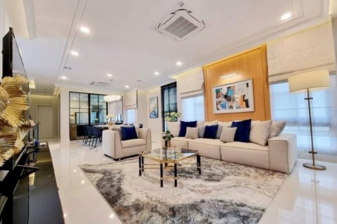 Villa à Bangkok, Thaïlande 5 chambres № 133700 - photo 2