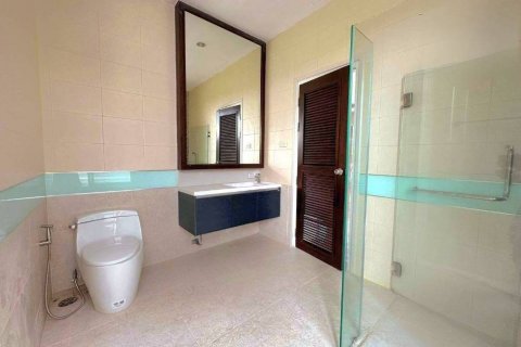 Villa in Bang Phli Yai, Thailand 3 bedrooms № 133699 - photo 15