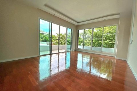 Villa in Bang Phli Yai, Thailand 3 bedrooms № 133699 - photo 14