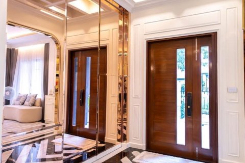 Вилла в Бангкоке, Таиланд с 4 спальнями  № 133697 - фото 2