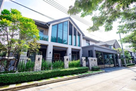 Вилла в Бангкоке, Таиланд с 4 спальнями  № 133697 - фото 1