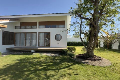 House in Chiang Mai, Thailand 3 bedrooms № 169126 - photo 1