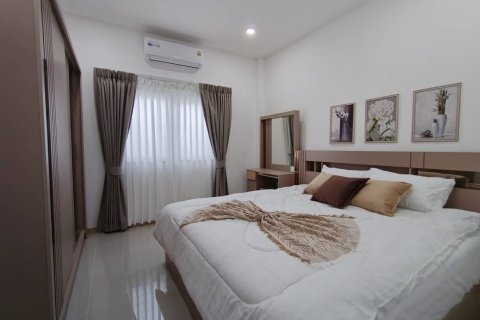 Villa in Hua Hin, Thailand 4 bedrooms № 169128 - photo 5