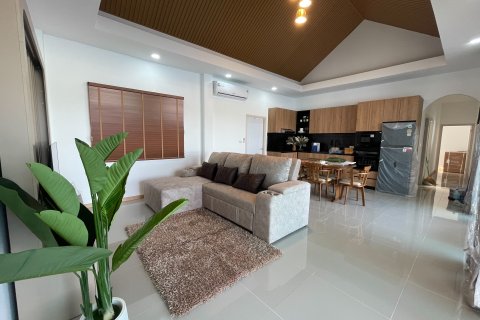 Villa in Hua Hin, Thailand 4 bedrooms № 169128 - photo 4