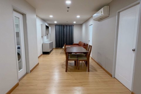 Studio dans le Condo à Yan Nawa, Bangkok, Thaïlande  № 164339