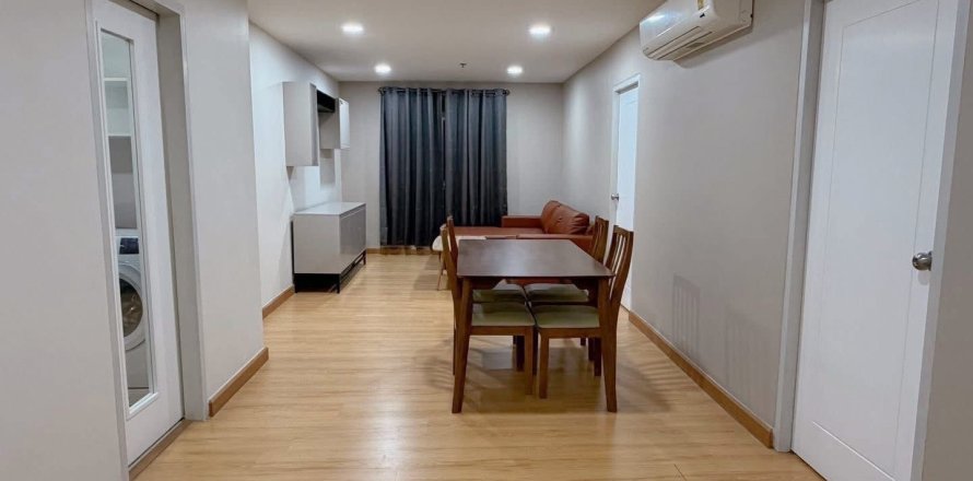 Studio dans le Condo à Yan Nawa, Bangkok, Thaïlande  № 164339