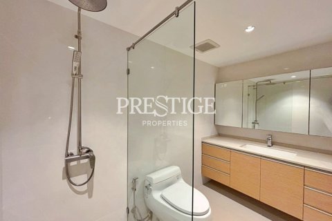Condo in Pattaya, Thailand, 2 bedrooms № 198128 - photo 17