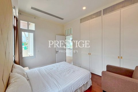 House in Pattaya, Thailand 4 bedrooms № 198125 - photo 15