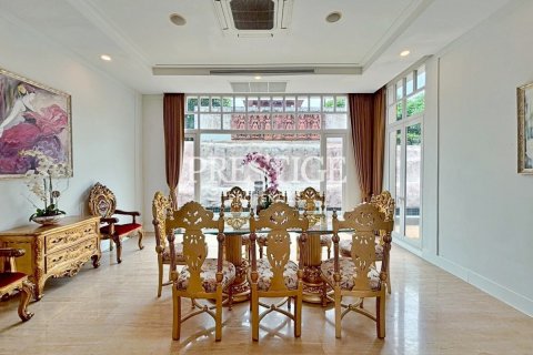 House in Pattaya, Thailand 4 bedrooms № 198125 - photo 5