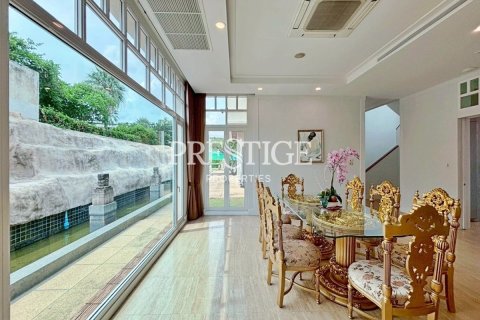 House in Pattaya, Thailand 4 bedrooms № 198125 - photo 6