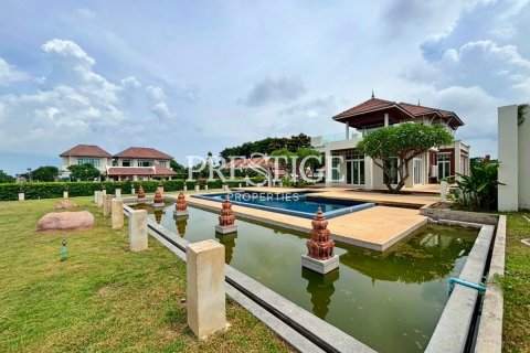 House in Pattaya, Thailand 4 bedrooms № 198125 - photo 27