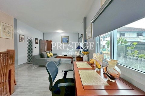 House in Pattaya, Thailand 9 bedrooms № 198129 - photo 26