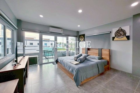 House in Pattaya, Thailand 9 bedrooms № 198129 - photo 23