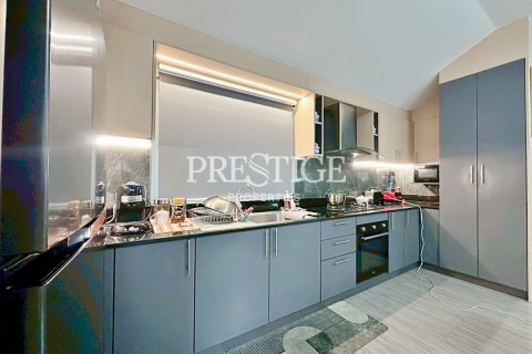 House in Pattaya, Thailand 9 bedrooms № 198129 - photo 27