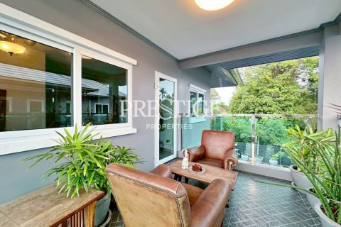 House in Pattaya, Thailand 9 bedrooms № 198129 - photo 25