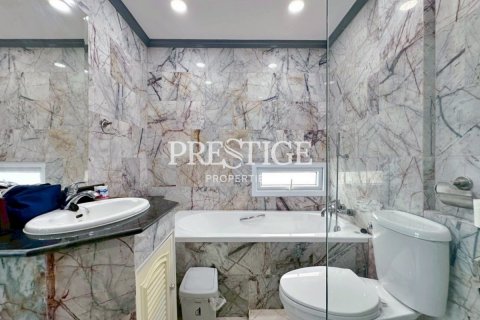 House in Pattaya, Thailand 9 bedrooms № 198129 - photo 7