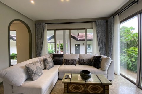 Villa in Chiang Mai, Thailand 5 bedrooms № 160067 - photo 13
