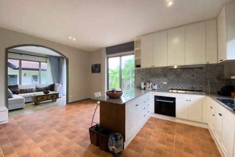 Villa in Chiang Mai, Thailand 5 bedrooms № 160068 - photo 16