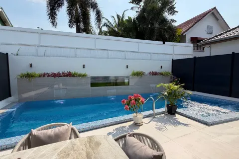Casa de 4 dormitorios en Pattaya, Tailandia № 211362 - foto 30