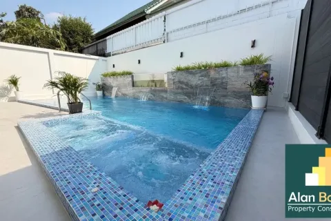 Casa de 4 dormitorios en Pattaya, Tailandia № 211362 - foto 8