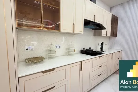 Casa de 4 dormitorios en Pattaya, Tailandia № 211362 - foto 9
