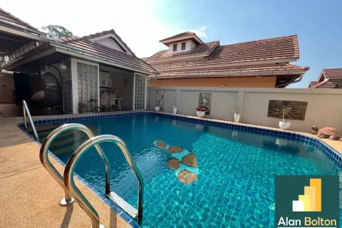 Casa de 4 dormitorios en Pattaya, Tailandia № 211363 - foto 12