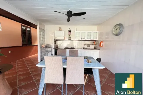 Casa de 4 dormitorios en Pattaya, Tailandia № 211363 - foto 6