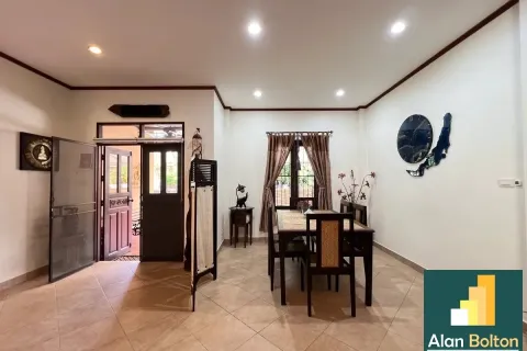 Casa de 4 dormitorios en Pattaya, Tailandia № 211363 - foto 3