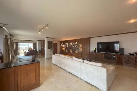 Condominio de 3 dormitorios en Pattaya, Tailandia № 211361 - foto 2