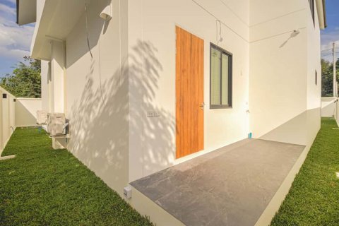 House in Chiang Mai, Thailand 4 bedrooms № 119975 - photo 14