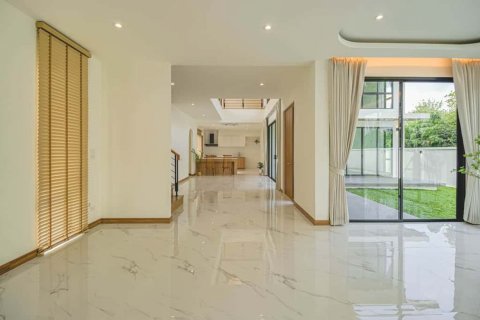 House in Chiang Mai, Thailand 4 bedrooms № 119975 - photo 17