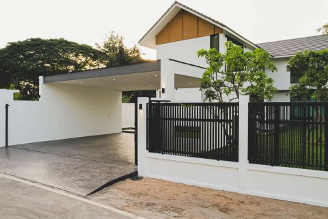 House in Chiang Mai, Thailand 4 bedrooms № 119975 - photo 2